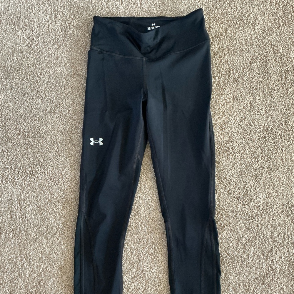 Women’s Under Armour compression leggings, size XS